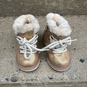 Cat & Jack Gold Kids Winter Boots with Faux Fur Girls 5‎
